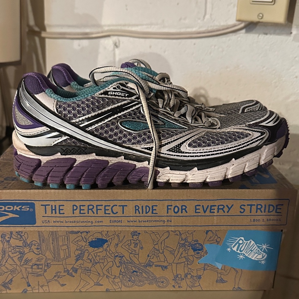 Brooks Women's Athletic Shoes - Purple and Gray